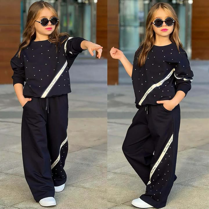 Komplet-bluza-spodnie-cekiny-granatowy