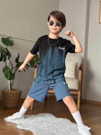 Komplet chłopięcy T-shirt + spodenki- wygodny zestaw na lato.
